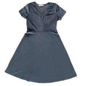 Antoinette Velvet Short Sleeve Mini Fit and Flare Women's Medium Gray Dress
